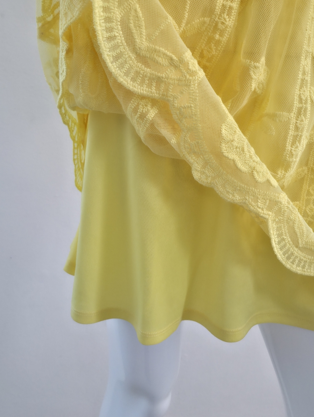 Socialite Yellow Floral Lace V-Neck Mini Dress Size Small - Picture 6 of 16
